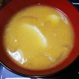 玉ねぎとじゃがいものお味噌汁